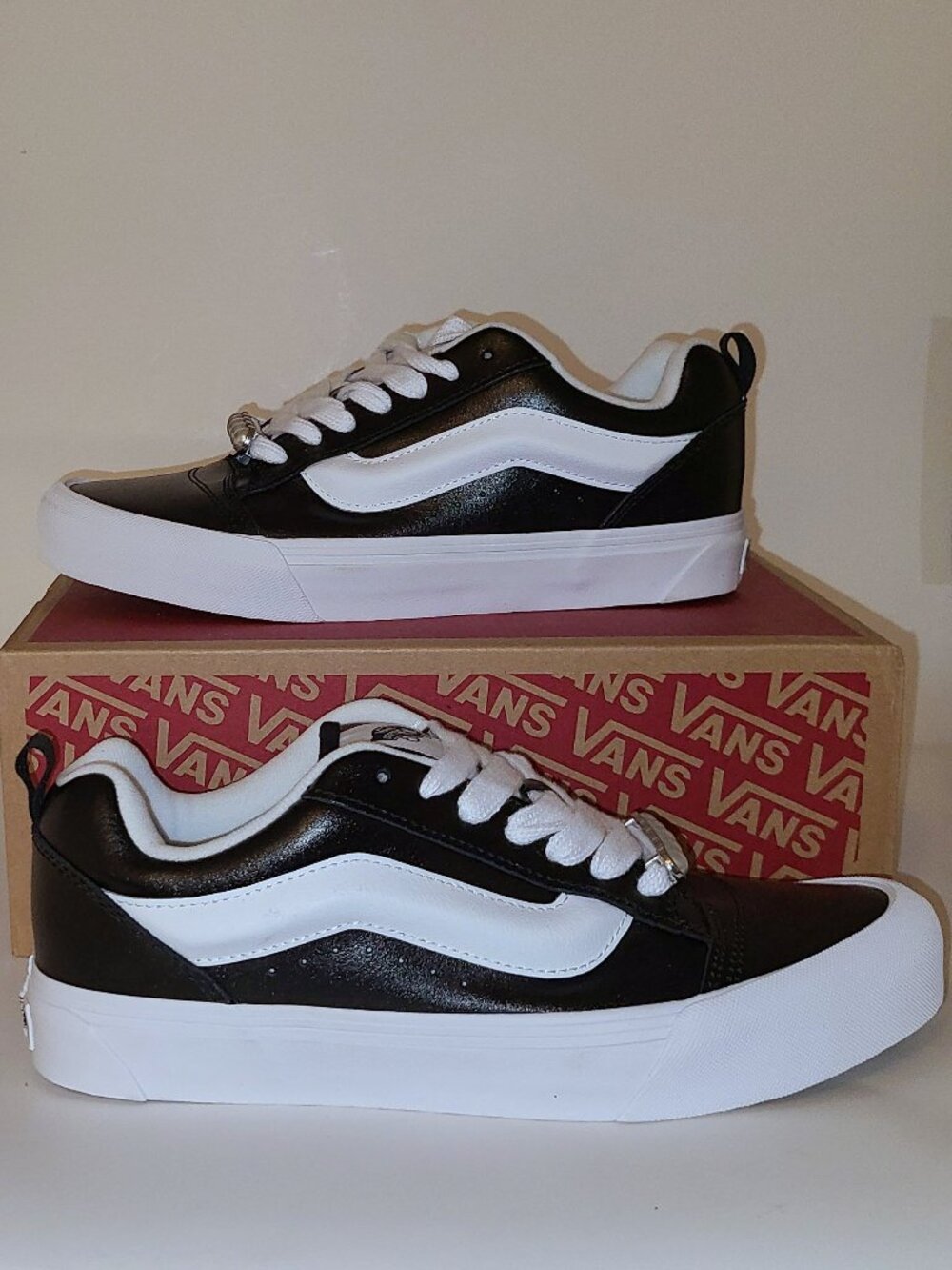VANS Knu Skool Leather Metallic Sneakers NIB, Size 10 Women